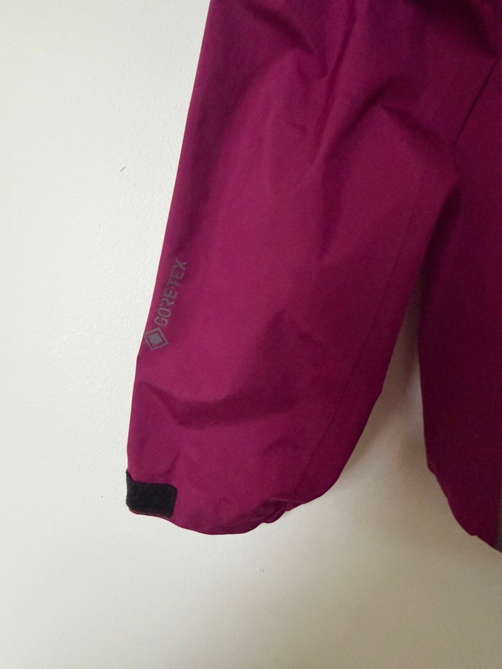 Women's Raspberry Pink GOREWEAR Waterproof Jacket - Picture 10 of 10